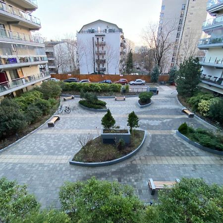 Green Apartment 214 With Private Parking بوخارست المظهر الخارجي الصورة