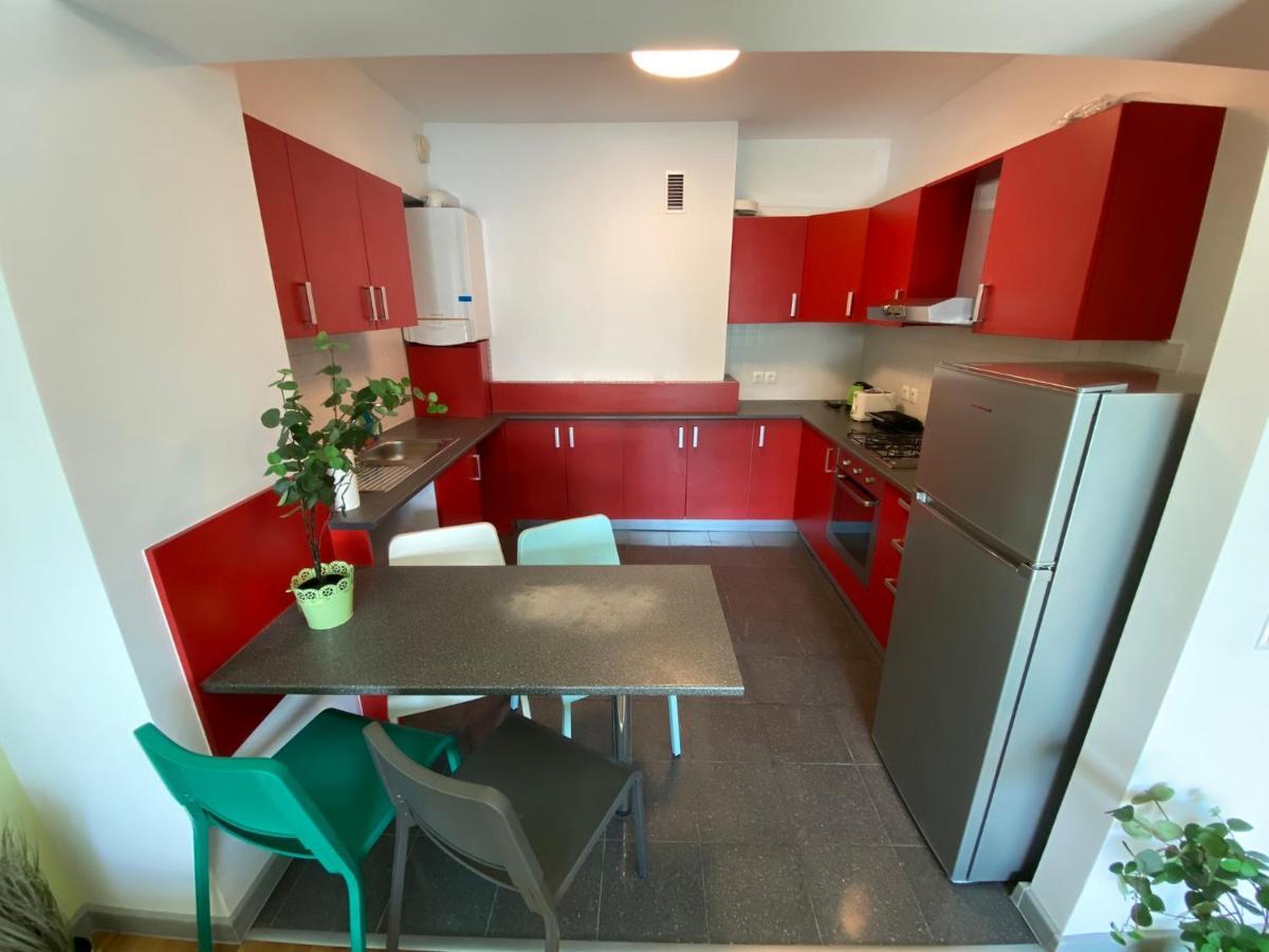 Green Apartment 214 With Private Parking بوخارست المظهر الخارجي الصورة