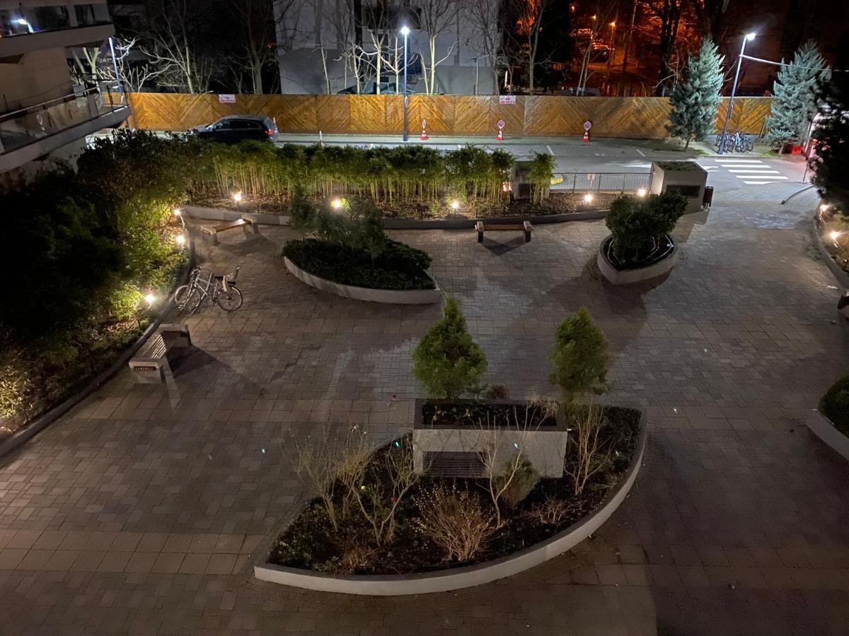 Green Apartment 214 With Private Parking بوخارست المظهر الخارجي الصورة