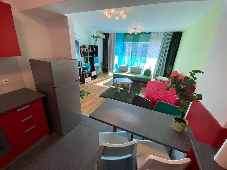 Green Apartment 214 With Private Parking بوخارست المظهر الخارجي الصورة