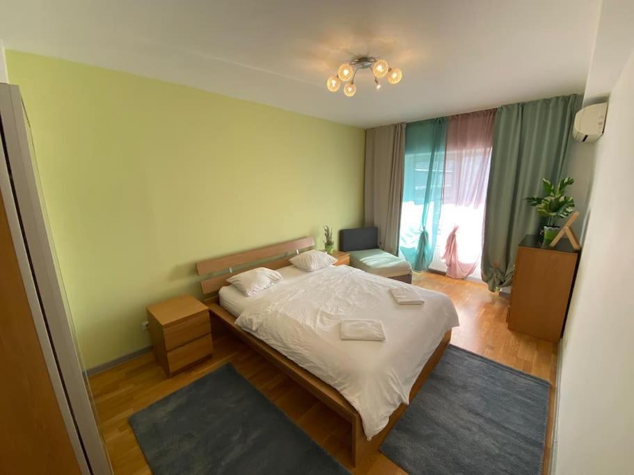 Green Apartment 214 With Private Parking بوخارست المظهر الخارجي الصورة