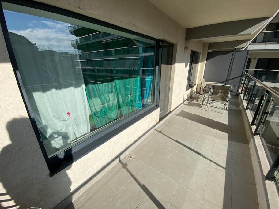 Green Apartment 214 With Private Parking بوخارست المظهر الخارجي الصورة
