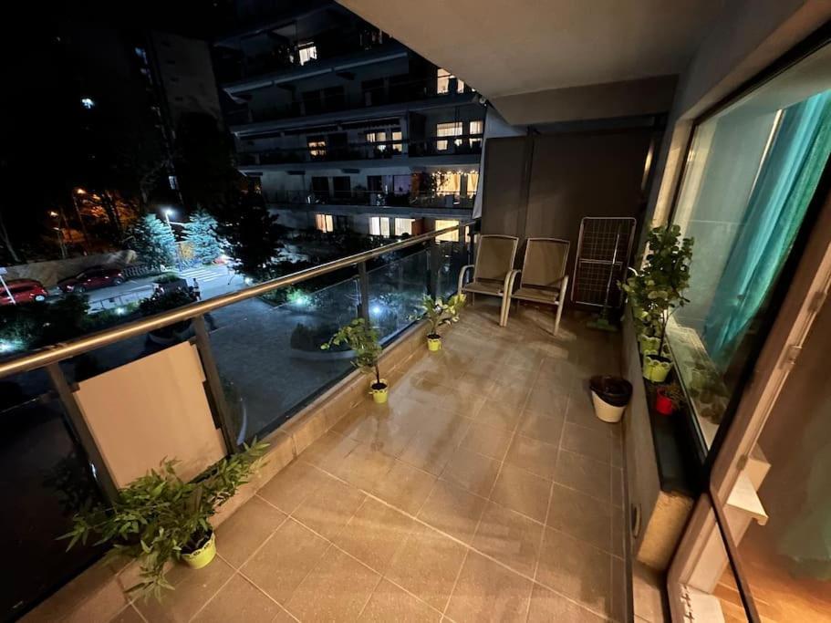 Green Apartment 214 With Private Parking بوخارست المظهر الخارجي الصورة