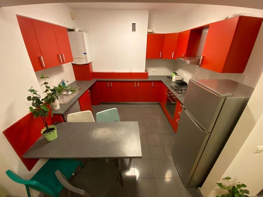 Green Apartment 214 With Private Parking بوخارست المظهر الخارجي الصورة