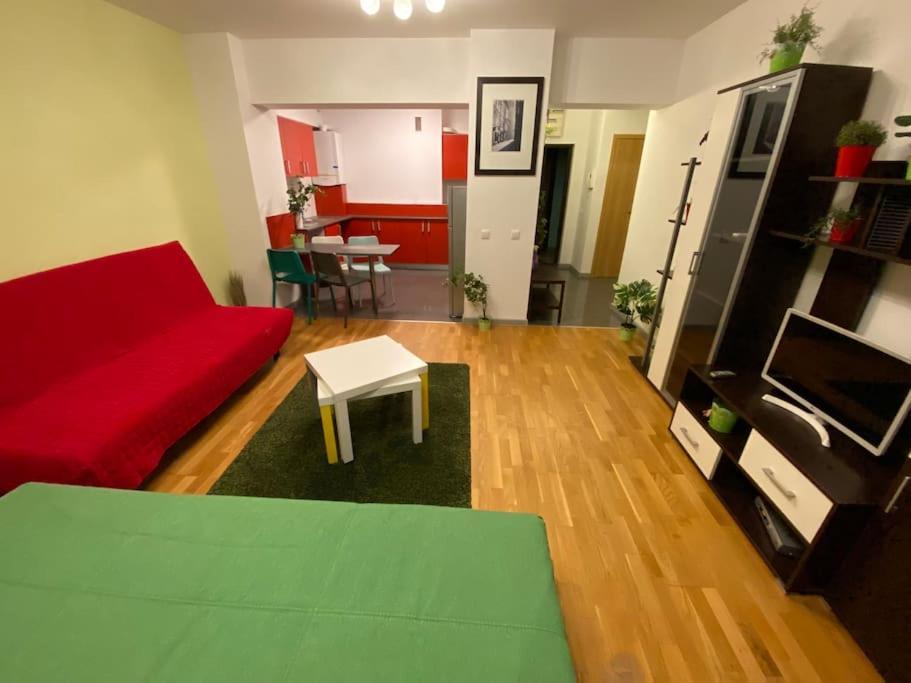 Green Apartment 214 With Private Parking بوخارست المظهر الخارجي الصورة