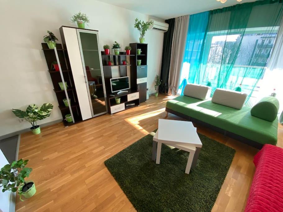 Green Apartment 214 With Private Parking بوخارست المظهر الخارجي الصورة