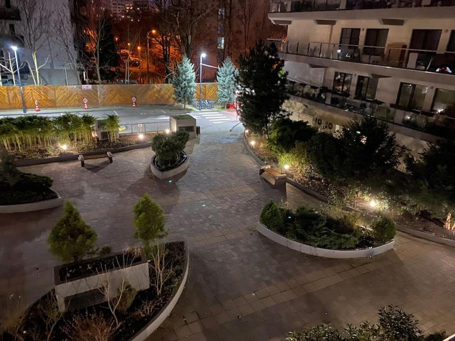 Green Apartment 214 With Private Parking بوخارست المظهر الخارجي الصورة